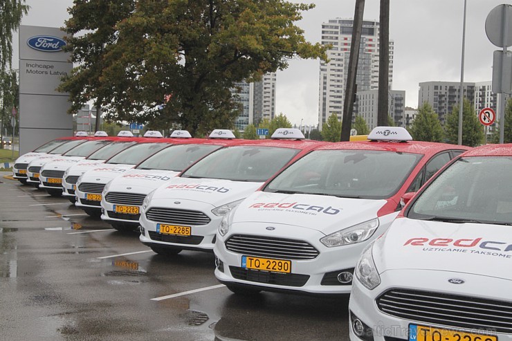 AS Rīgas Taksometru parks papildina (8.09.2015) autoparku ar 20 jauniem Ford S-Max  modeļiem 160262
