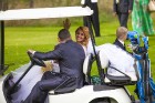 Golfa kluba «Golf Club Viesturi» atvērto durvju dienas dalībnieki ar entuziasmu apgūst golfu 18