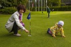 Golfa kluba «Golf Club Viesturi» atvērto durvju dienas dalībnieki ar entuziasmu apgūst golfu 20