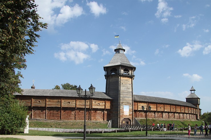 Baturinas pilsēta atrodas Ukrainas ziemeļos Sejmas upes krastos, kura 17.—18. gadsimtā bija kazaku Ukrainas galvaspilsēta un hetmaņu rezidence. Info: Baturinas pilsēta atrodas Ukrainas ziemeļos Sejmas upes krastos, kura 17.—18. gadsimtā bija kazaku Ukrainas galvaspilsēta un hetmaņu rezidence. Info: 161374