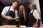 Ar smalkām svinībām Rīgā atklāts franču restorāns «Grande Brasserie Riga» 46