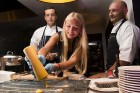 Ar smalkām svinībām Rīgā atklāts franču restorāns «Grande Brasserie Riga» 48