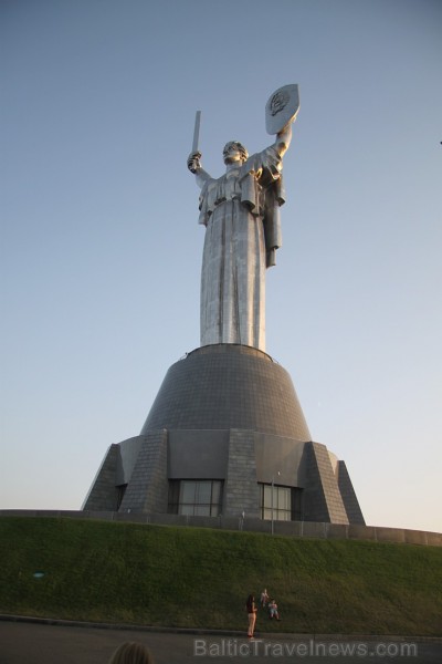Travelnews.lv apskata padomju laika mantojuma monumentu «Dzimtene māte» Kijevā, kas ir 102 metrus augsts. Vairāk informācijas - www.kyivcity.travel 162484