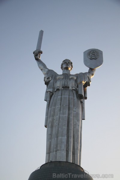 Travelnews.lv apskata padomju laika mantojuma monumentu «Dzimtene māte» Kijevā, kas ir 102 metrus augsts. Vairāk informācijas - www.kyivcity.travel 162485