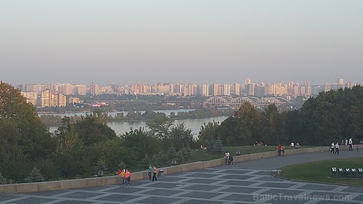 Travelnews.lv apskata padomju laika mantojuma monumentu «Dzimtene māte» Kijevā, kas ir 102 metrus augsts. Vairāk informācijas - www.kyivcity.travel 162493
