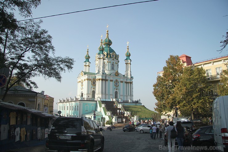 No Svētā Andreja katedrāles (1748—1767) paveras tāls un plašs skatiens uz Kijevu.  Vairāk informācijas - www.kyivcity.travel 162627