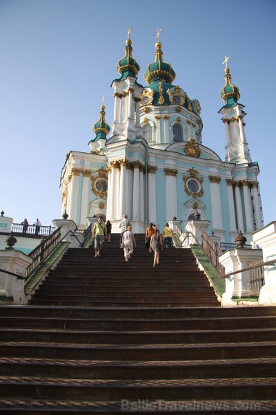 No Svētā Andreja katedrāles (1748—1767) paveras tāls un plašs skatiens uz Kijevu.  Vairāk informācijas - www.kyivcity.travel 162631