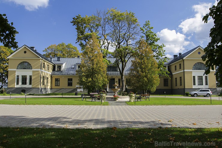 Skrundas muiža ir viena no skaistākajām Latvijas muižām 162650
