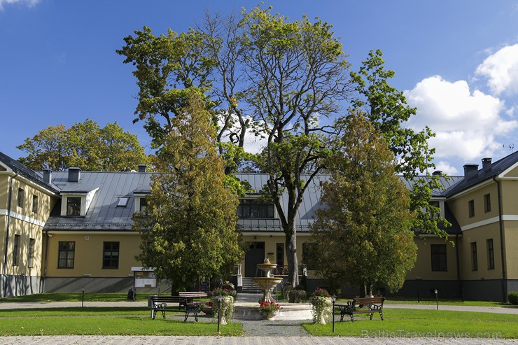 Skrundas muiža ir viena no skaistākajām Latvijas muižām 162651