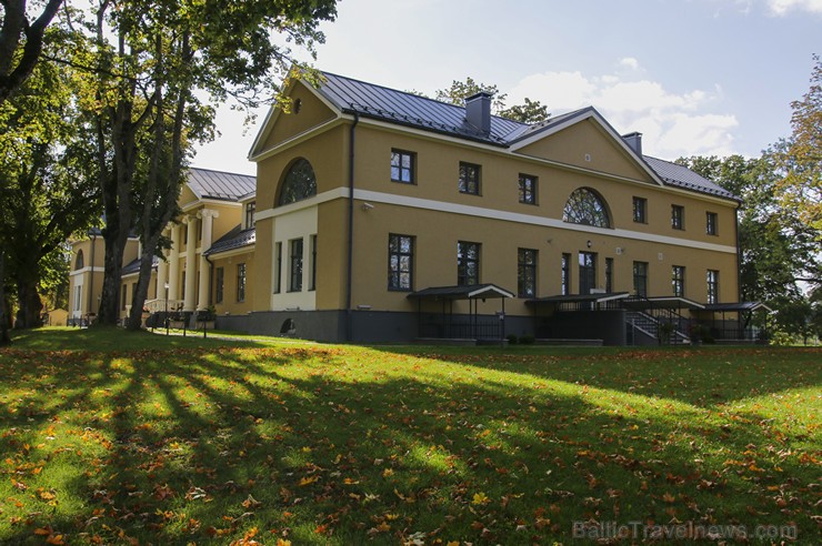 Skrundas muiža ir viena no skaistākajām Latvijas muižām 162684