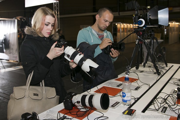 Travelnews.lv ielūkojas Baltijā nozīmīgākajā foto un video tehnikas izstādē «Riga Photo Show 2015» Travelnews.lv ielūkojas Baltijā nozīmīgākajā foto un video tehnikas izstādē «Riga Photo Show 2015» 163655