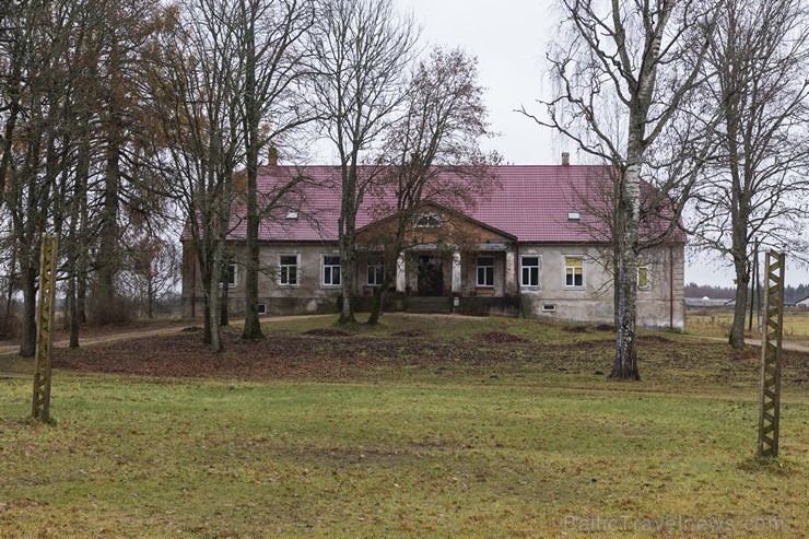 Pēckara gados kungu mājas stāvoklis ir pasliktinājies, bet būtiska ēkas atjaunošana veikta pēc tās nokļūšanas Latvijas Universitātes pārvaldībā 164671