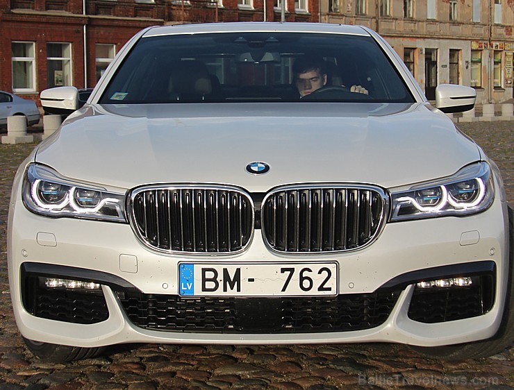 Ar jauno BMW 730d xDrive braucam lūkot Liepājas koncertzāli «Lielais dzintars» 164689