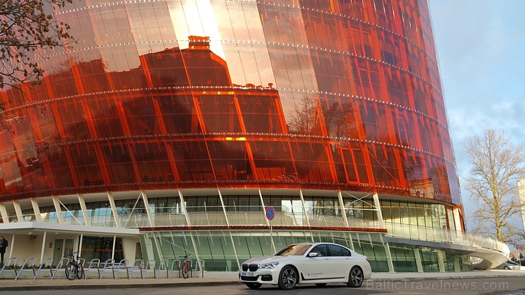Ar jauno BMW 730d xDrive braucam lūkot Liepājas koncertzāli «Lielais dzintars» 164691