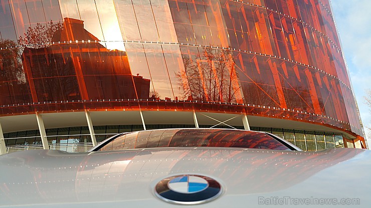 Ar jauno BMW 730d xDrive braucam lūkot Liepājas koncertzāli «Lielais dzintars» 164725
