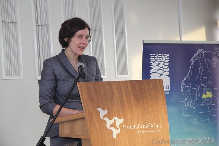 «Latvijas Tūrisma forums 2015» dalībniekus sveic Latvijas ekonomikas ministre Dana Reizniece-Ozola «Latvijas Tūrisma forums 2015» dalībniekus sveic Latvijas ekonomikas ministre Dana Reizniece-Ozola 165796