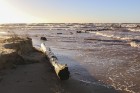 Travelnews.lv vēro spēcīgo vēju radītos viļņus Vidzemes piekrastē 3