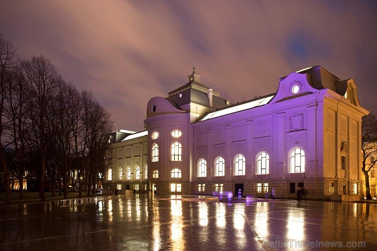 Atvērto durvju dienas no 12. līdz 16. decembrim ir kā Ziemassvētku dāvana Rīgas iedzīvotājiem un pilsētas viesiem. Apmeklētāji ir aicināti iepazīties  166265