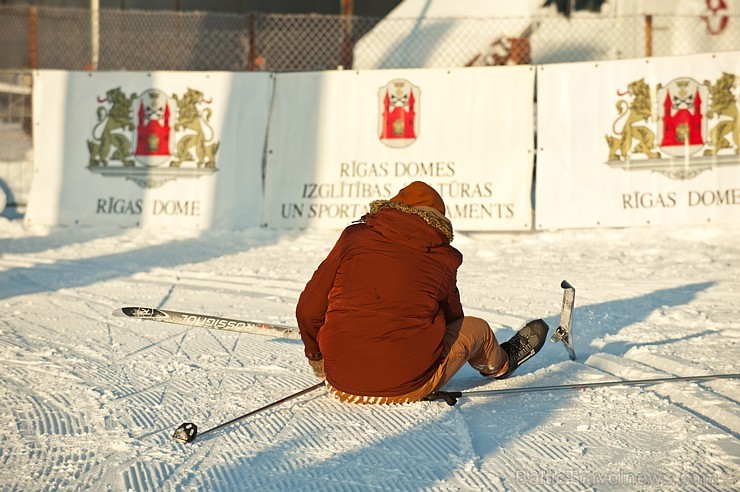 Rīdzinieki iemēģina jauno slēpošanas trasi 167498