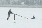 Travelnews.lv izbauda ziemas priekus Limbažu Lielezera dabas takā 3