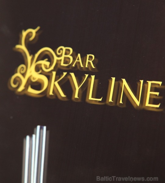 Radisson Blu Hotel Latvija panorāmas un kokteiļu bārs «Skyline» 26. stāvā piedāvā biznesa pusdienas īpašiem darījumiem un Rīgas viesu pārsteigumam 168135
