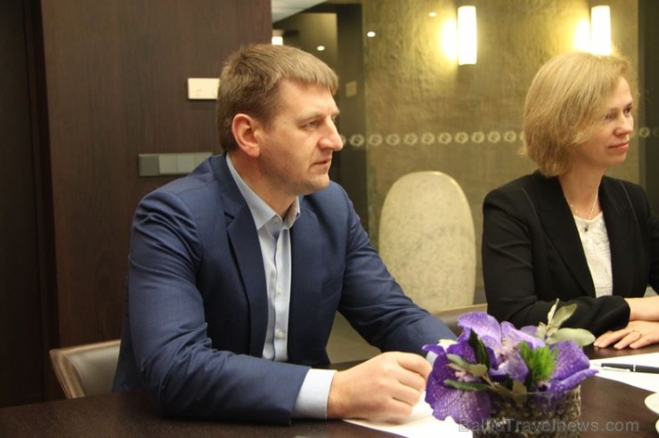 «Gada cilvēks tūrismā 2015» komisijas vadītājs Aivars Mackevičs, BalticTravelnews.com un Agita Doniņa, Biznesa augstskola Turība «Gada cilvēks tūrismā 2015» komisijas vadītājs Aivars Mackevičs, BalticTravelnews.com un Agita Doniņa, Biznesa augstskola Turība 168195