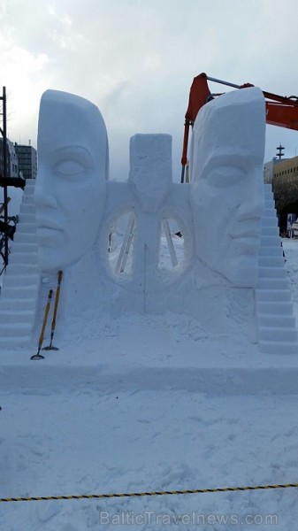 67. Sniega un ledus skulptūru festivālā Japānā Latvijas komanda izcīna uzvaru 168897
