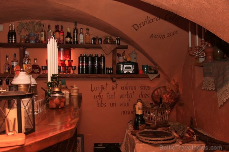 Restorāns «Taverna» atzīmē Valentīndienu ar dzeju un vijoļspēli 169135