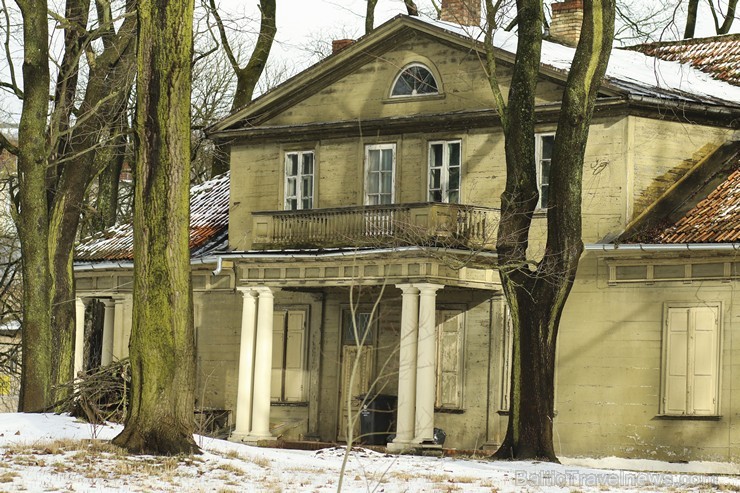 Bloka muiža ir vienīgā Rīgas muiža ar galerijas stila kolonādi 169387