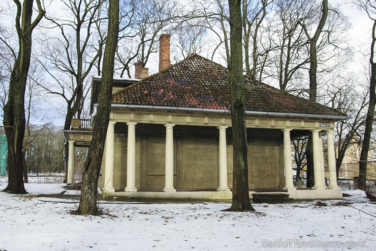 Bloka muiža ir vienīgā Rīgas muiža ar galerijas stila kolonādi 169390