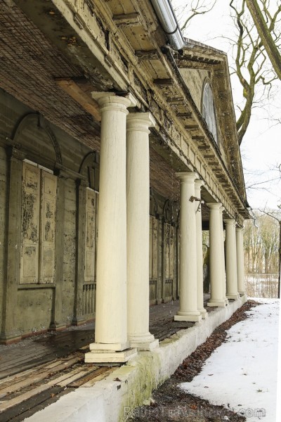 Bloka muiža ir vienīgā Rīgas muiža ar galerijas stila kolonādi 169398
