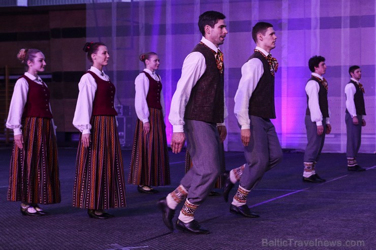Piektais deju festivāls «Sasala jūrīna» Saulkrastos pulcē dejotājus no visas Latvijas 171038