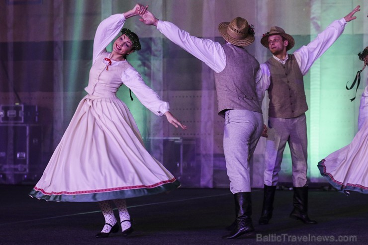 Piektais deju festivāls «Sasala jūrīna» Saulkrastos pulcē dejotājus no visas Latvijas 171092