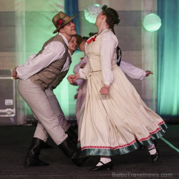 Piektais deju festivāls «Sasala jūrīna» Saulkrastos pulcē dejotājus no visas Latvijas 171095