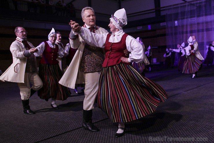 Piektais deju festivāls «Sasala jūrīna» Saulkrastos pulcē dejotājus no visas Latvijas 171112