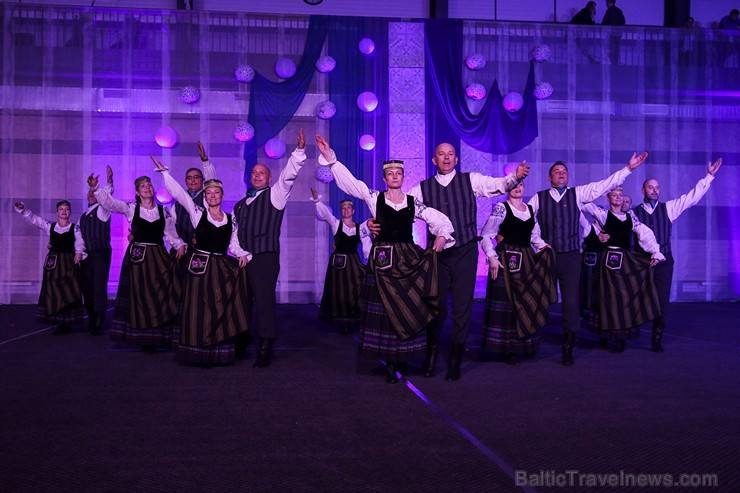 Piektais deju festivāls «Sasala jūrīna» Saulkrastos pulcē dejotājus no visas Latvijas 171119