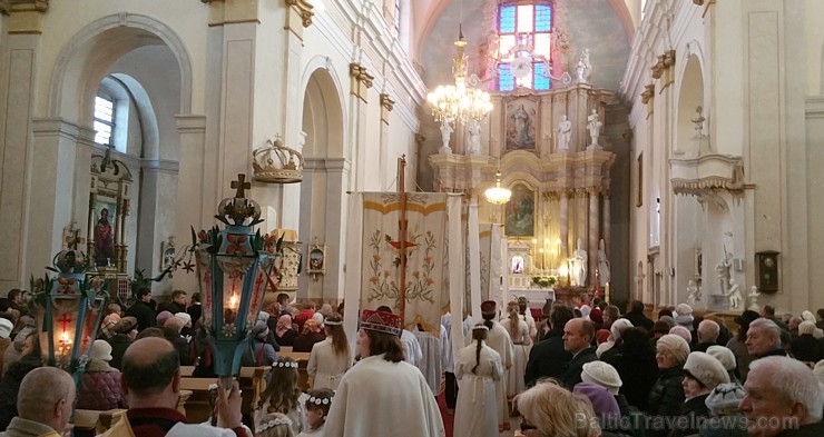Travelnews.lv redakcija saulainajās Lieldienās ciemojas Latgales zemnieka sētā un Dagdas katoļu baznīcā Travelnews.lv redakcija saulainajās Lieldienās ciemojas Latgales zemnieka sētā un Dagdas katoļu baznīcā 171308