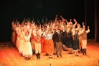 Ogre ar deju koncertu «Mūžīgi laimīgi» priecē skatītājus un atbalsta labdarību 24