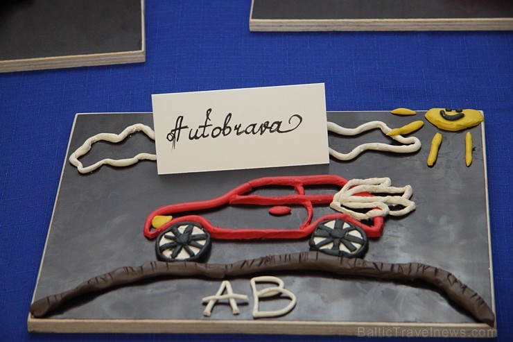 «Auto 2016» izstādes preses konferences dalībniekiem no plastilīna bija jāizveido savs sapņu auto «Auto 2016» izstādes preses konferences dalībniekiem no plastilīna bija jāizveido savs sapņu auto 171843