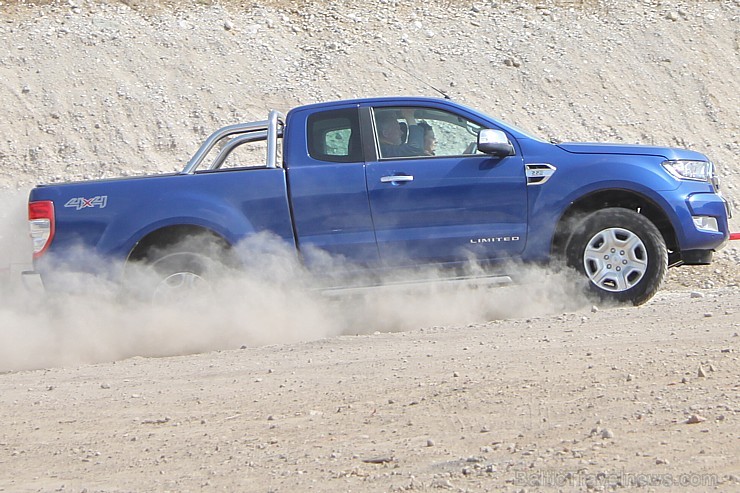 Travelnews.lv redakcija ar jauno Ford Ranger un instruktoru vadībā dodas Slovēnijas šķēršļu poligonā Travelnews.lv redakcija ar jauno Ford Ranger un instruktoru vadībā dodas Slovēnijas šķēršļu poligonā 172042