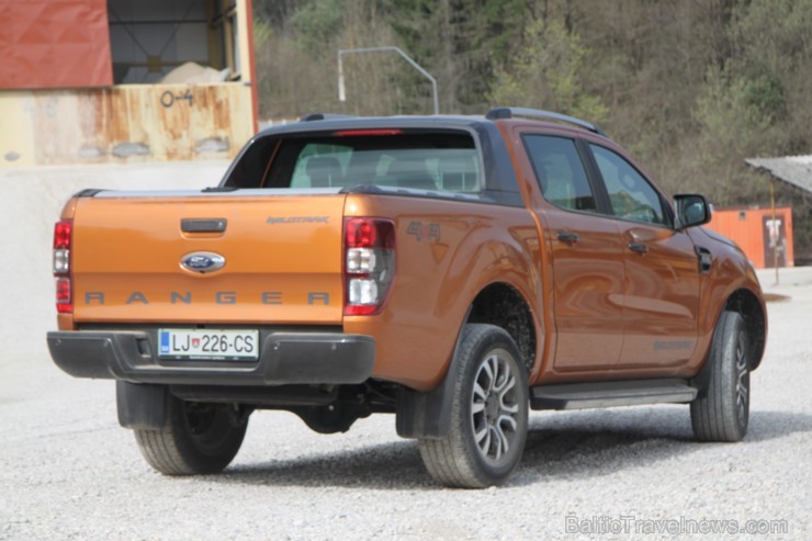 Travelnews.lv redakcija ar jauno  Ford Ranger un instruktoru vadībā dodas Slovēnijas šķēršļu poligonā 172046