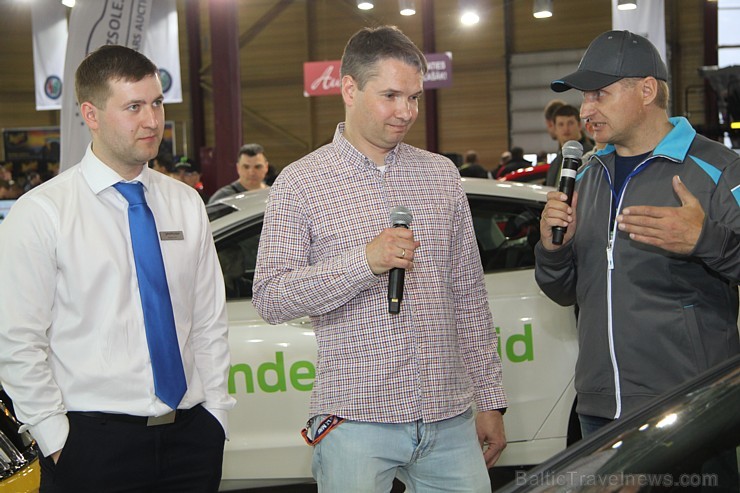 Skats uz auto pasauli no bērnu ratiņiem - Ķīpsalas izstāde «Auto 2016» 172238