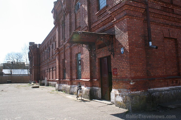 Liepājas Karostas cietums tika uzcelts 20. gadsimtā, kas sākotnēji bija hospitālis, taču kopš 1905. gada revolūcijas šī ēka tika izmantota kā militārp 172437