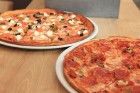 Pirmā «Pizza Hut» restorāna Latvijā atvēršana 24