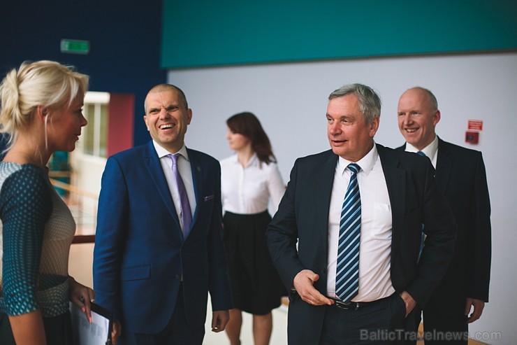 Gada Balvu «Brīvība. Uzņēmība. Kompetence.» saņem labākie Biznesa augstskolas «Turība» absolventi Gada Balvu «Brīvība. Uzņēmība. Kompetence.» saņem labākie Biznesa augstskolas «Turība» absolventi 172650
