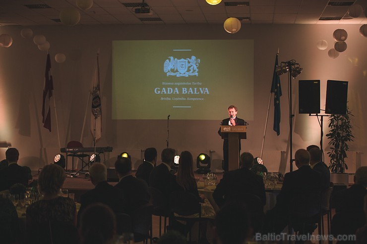 Gada Balvu «Brīvība. Uzņēmība. Kompetence.» saņem labākie Biznesa augstskolas «Turība» absolventi Gada Balvu «Brīvība. Uzņēmība. Kompetence.» saņem labākie Biznesa augstskolas «Turība» absolventi 172655