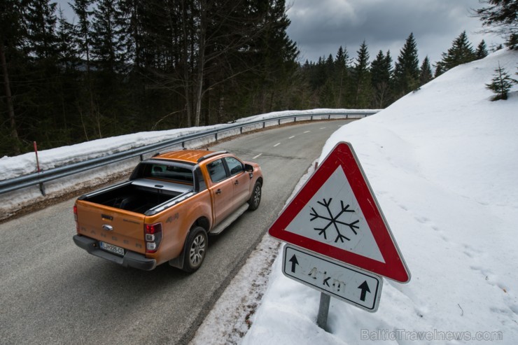 Travelnews.lv redakcija ar  Ford Ranger  izbrauc Slovēnijas Alpus. Foto: Ford 173474