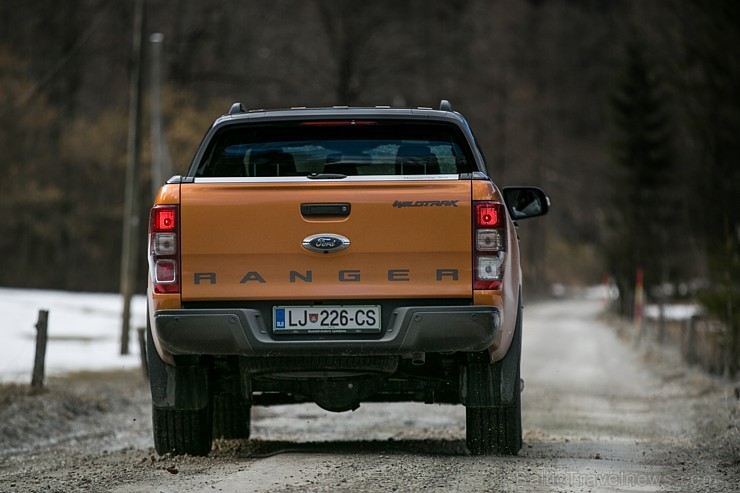 Travelnews.lv redakcija ar  Ford Ranger  izbrauc Slovēnijas Alpus. Foto: Ford 173480