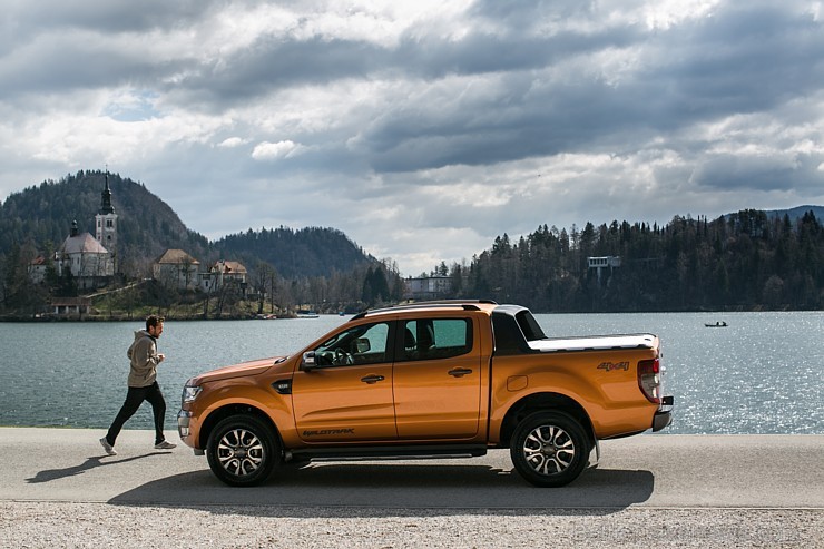 Travelnews.lv redakcija ar  Ford Ranger  izbrauc Slovēnijas Alpus. Foto: Ford 173482