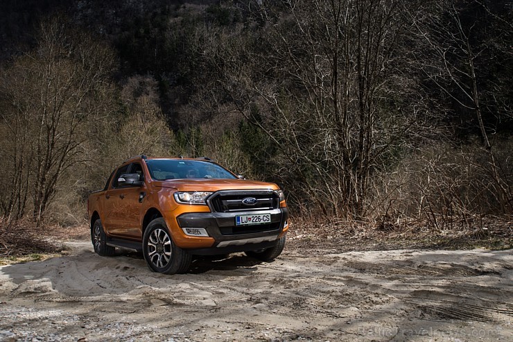 Travelnews.lv redakcija ar  Ford Ranger  izbrauc Slovēnijas Alpus. Foto: Ford 173485